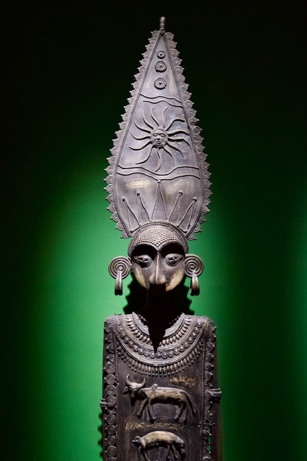 Où apprendre les techniques de sculpture sur bois en Indonésie?